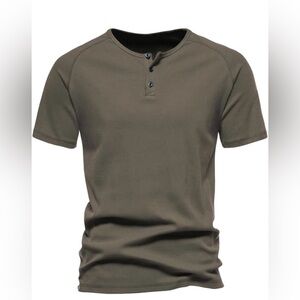 Men's Short Sleeve Henley Tee in Olive